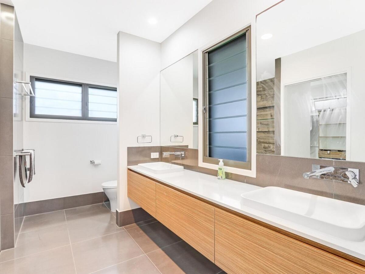 Waterfront Home Bordering Mooloolaba Buddina Kültér fotó